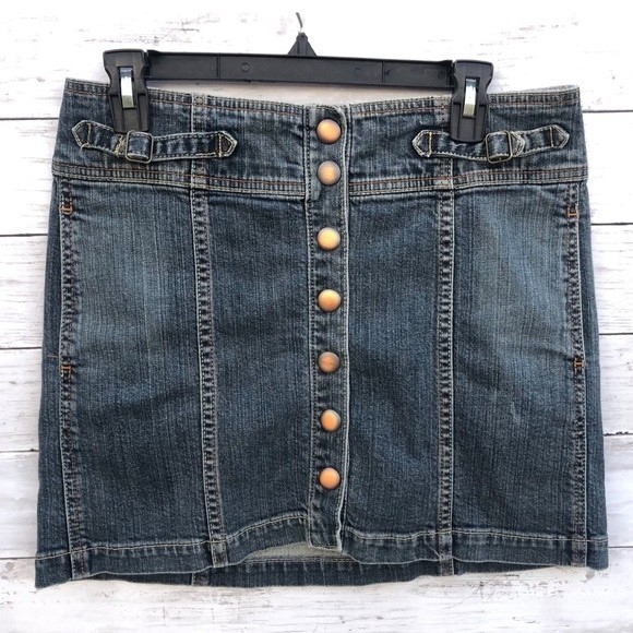GAP Dresses & Skirts - Vintage 90s GAP Button Front Demin Skirt with buckles